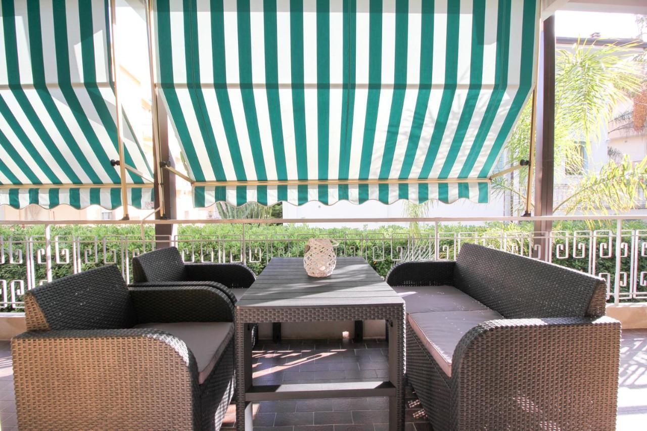 Apartamento Parrots & Palms Bordighera Exterior foto